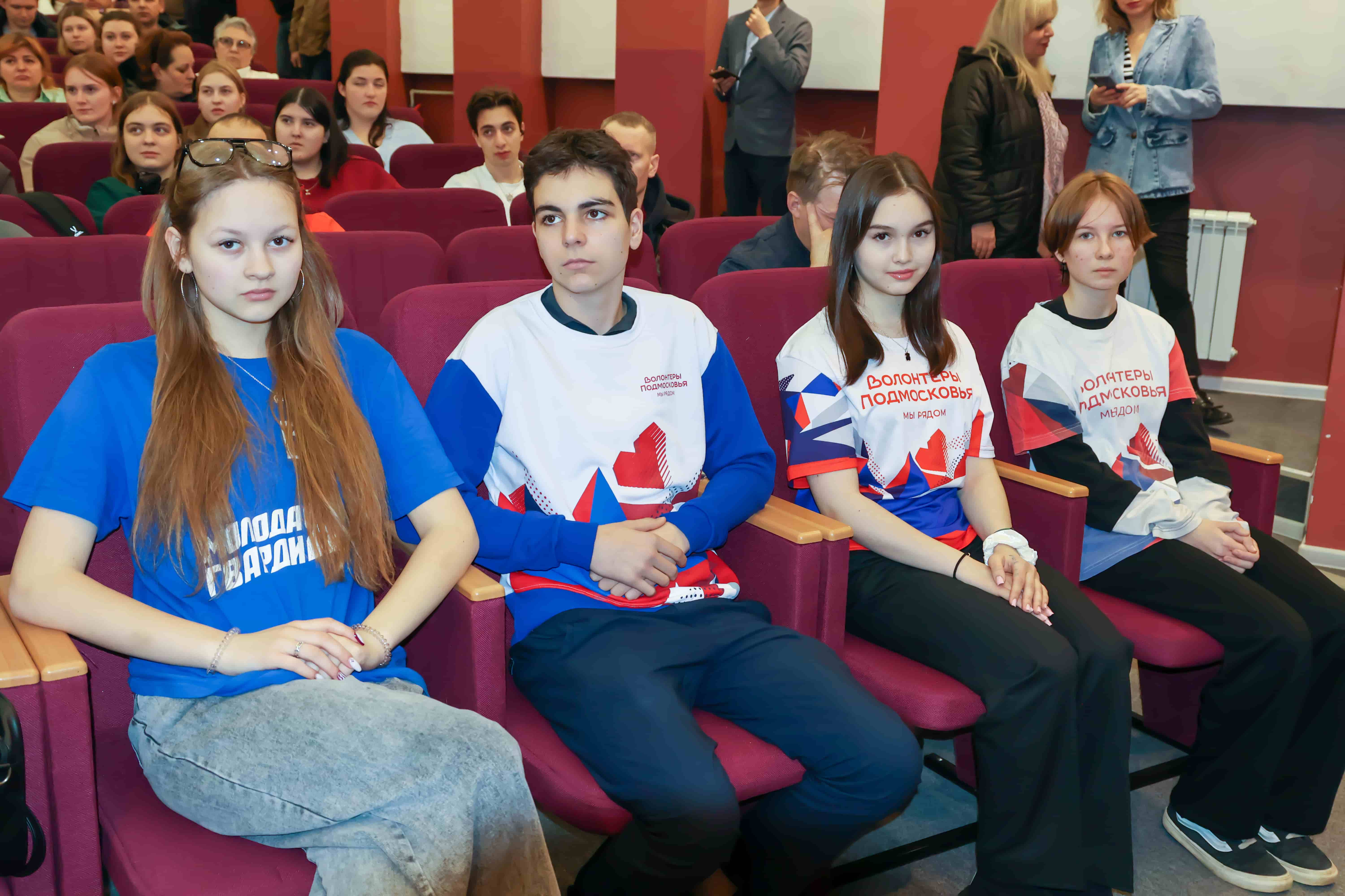 Закулисье кино и актерские тайны: студенты Университета Вернадского встретились с актёром Егором Овчинниковым Закулисье кино и актерские тайны: студенты Университета Вернадского встретились с актёром Егором Овчинниковым
